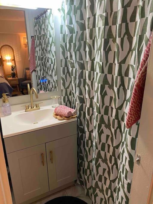 Seashore Waikiki Studio 1 Block From A Beach No Resort Fees Honolulu Exterior foto